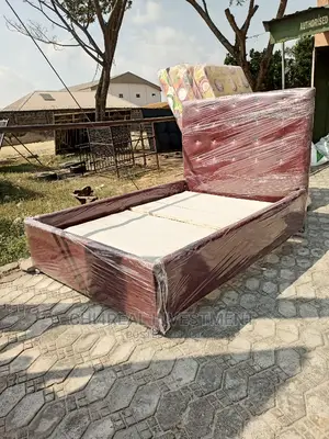 4.5 by 6ft Quality and Solid Bedframe