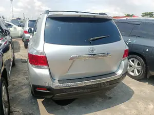 Toyota Highlander Limited 3.5L 2WD 2013 Silver