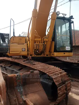 Excavator 330bl - With Jack Hammer - UK Use - Direct Belgium