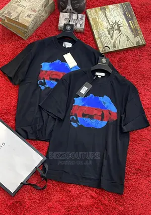 High Quality GUCCI T-Shirts Available in Store