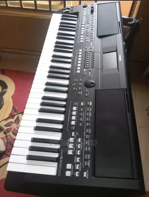 Yamaha PSR Sx 600 Electronic Keyboard