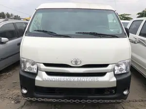 Toyota HiAce 2013 White