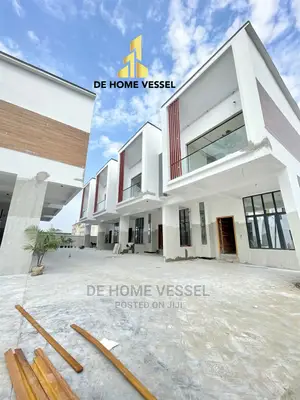4bdrm Townhouse/Terrace in Ologolo for Sale