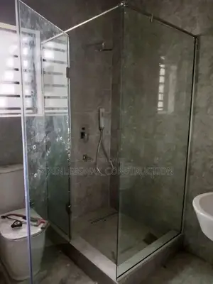 O Handle Shower Cubicle