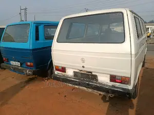 Volkswagen LT 2000 White