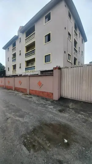 Furnished 3bdrm Block of Flats in Port-Harcourt for Sale