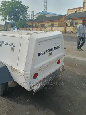 Air Compressor With Jackhammer for Rent