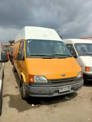Ford Transit 2000 Yellow