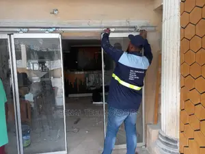 Dependable Motion Sensor Auto Glass Door for Hotels in Wumba