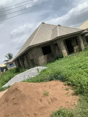 7bdrm Apartment in Olohunda Fortune, Lagelu for sale