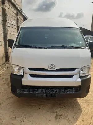 Toyota HiAce 2012 White