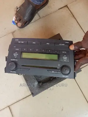 2009-2010 Toyota Corolla AM FM Radio Single CD Player