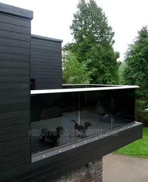 10mm Tempered Glass Balustrade With White Accessories.
