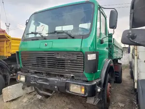 Mercedes Truck Tipper With Auxiliary