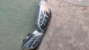 Mercedes-Benz C300 2015,2016 to 2019 Headlights