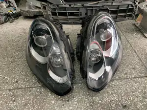 Headlight Porsche Paramira 2017