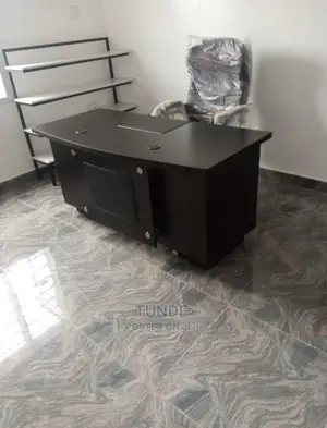 Modern Executive Wooden Office Table With Drawers.