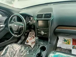 Ford Explorer 2016 Black