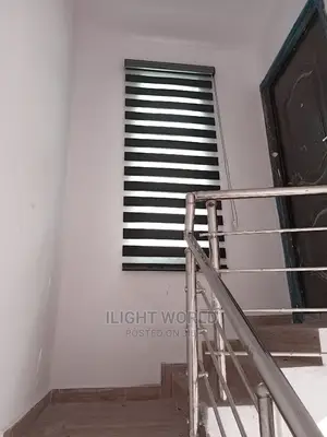 Stand Day and Night Blind