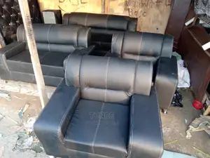 Quality 7 Seater Living Room Leather Sofa Chair.