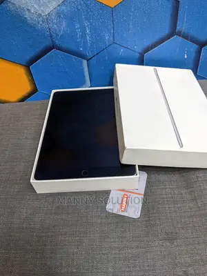 Apple iPad Pro 9.7 (2016) 128 GB Gray