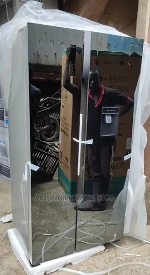 Brand New HISENSE Side by Side Fridge/Dispenser/Black Mirror