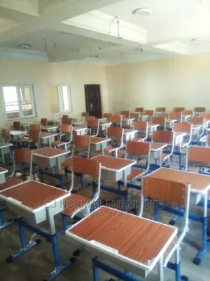 School Classroom Desk / Chairs