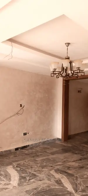 5bdrm Duplex in Mabushi Close To for rent
