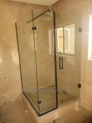 Toilet Frameless Glass Cubicle