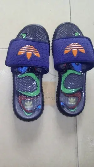 Adidas High Quality Slippas