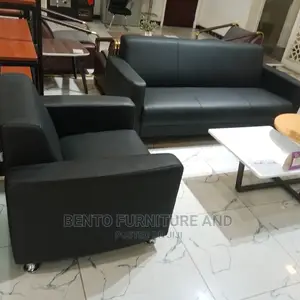 Quality 5 Seater Living Room Leather Sofa Chair.