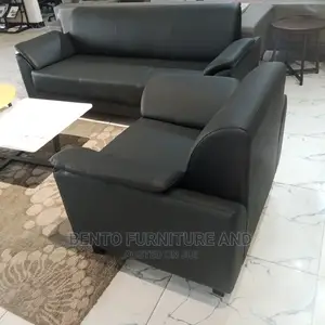 Quality 5 Seater Living Room Leather Sofa Chair.