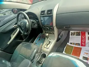 Toyota Corolla 2010 Gray