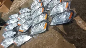 ML350 2010 Headlights Mercedes-Benz