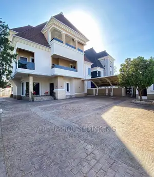 7bdrm Duplex in Gwarinpa Main for sale