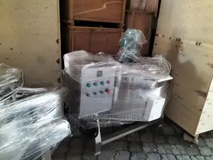 Heating and Cooling Tank With Mixer
