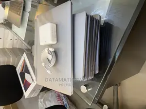 New Laptop Apple MacBook Pro 2020 16GB Intel Core I5 SSD 512GB