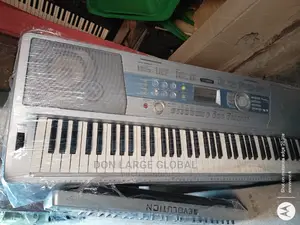 Yamaha DGX 200