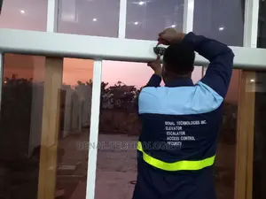 Authentic Glass Auto Door In Benin City