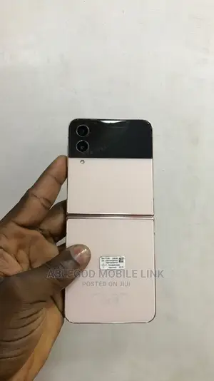 Samsung Galaxy Z Flip4 256 GB Gold