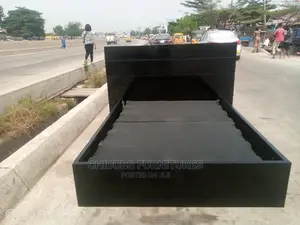 4.5 by 6ft Bed Frame With Side Drawer