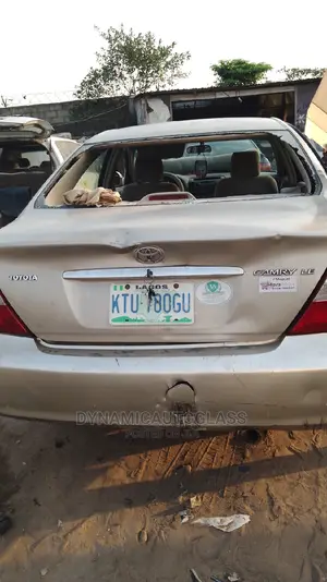 Camry 05 (Back) Windscreen