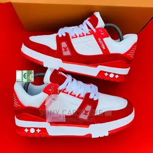Louis Vuitton Trainer Sneaker*