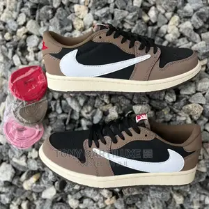 Travis Scott X Nike Air Jordan 1 Low*