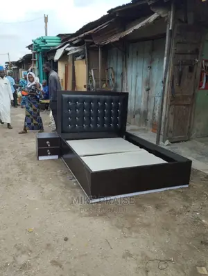 A Quality 4.5ft by 6ft Bedframe With Drawer