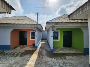 6bdrm Bungalow in Ijagba, Ado-Odo/Ota for sale