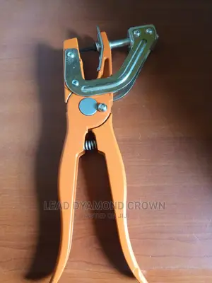 Cow/Cattles/Goats/Sheep Ear Tag Applicator Machine