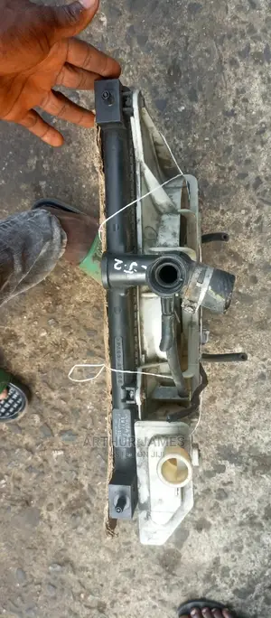 Complete Radiator Toyota Echo and Yaris 2002