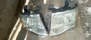 Headlamp Ford Expedition 2010