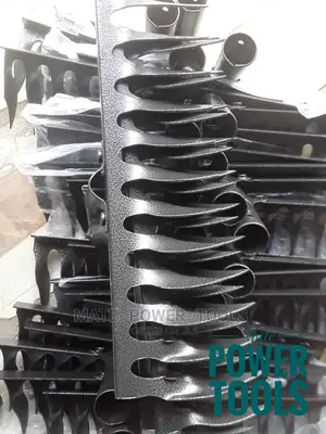 Multi-Purpose Wood Handle Garden Rake - 12 Teeth